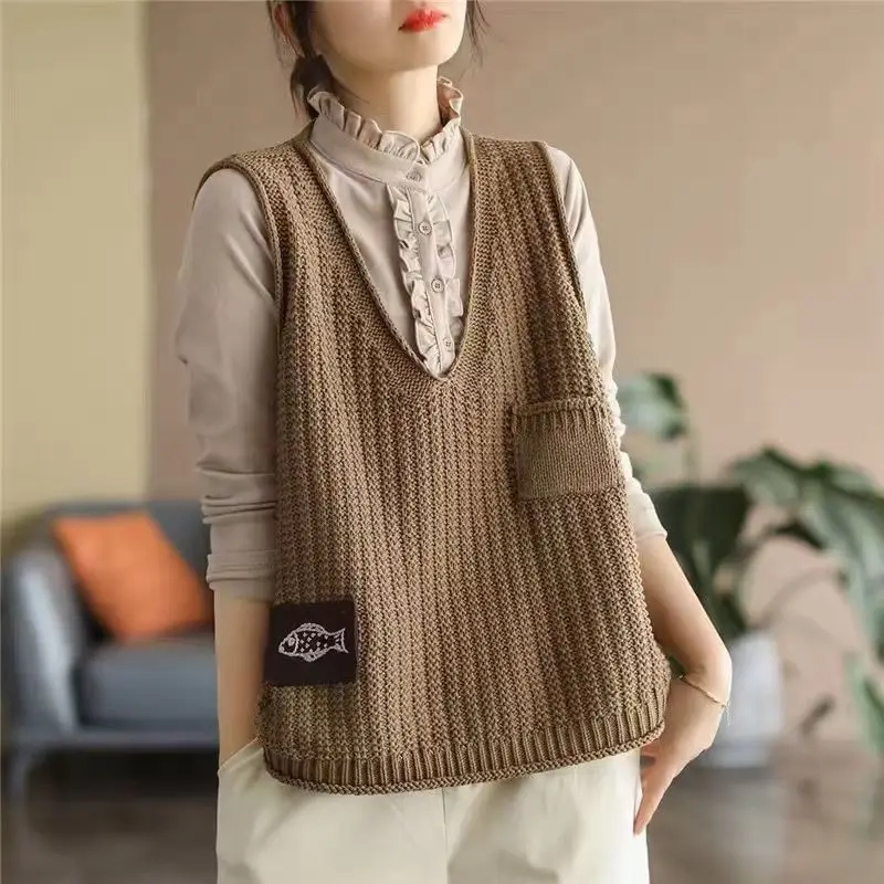 Winter Clothing Trends For Women - Em Oferta: Colete Feminino de Tricô