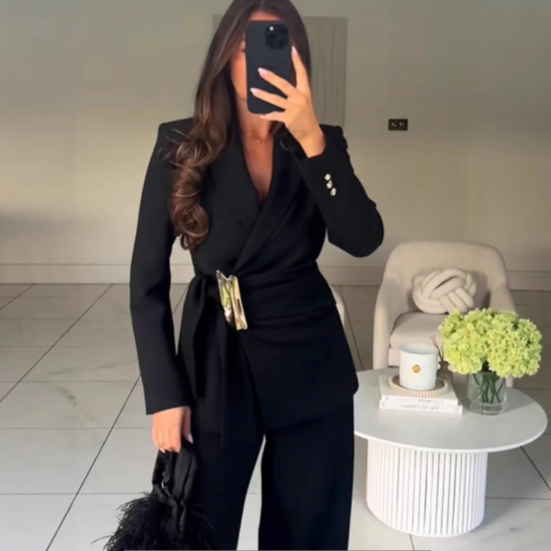 Conjunto de Calças Femininas e - Winter Clothing For Sale avaliação e preço